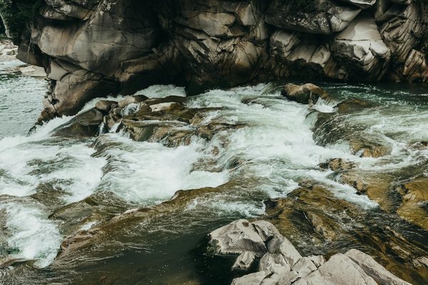 Peut-on louer une maison de vacances en Toscane avec des cours de peinture et des randonnées dans les collines?